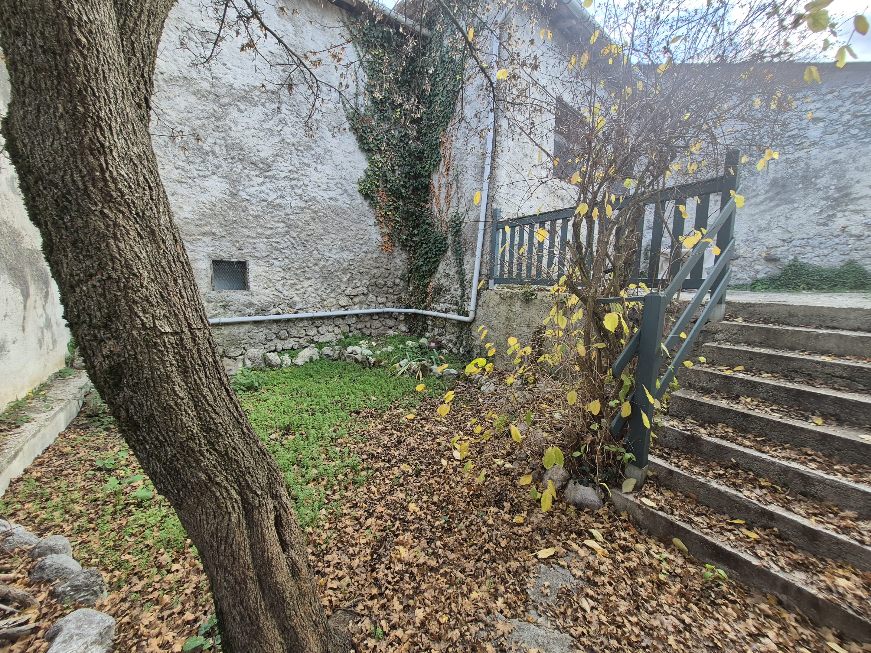 Maison en pierres 4 pièces - image 11