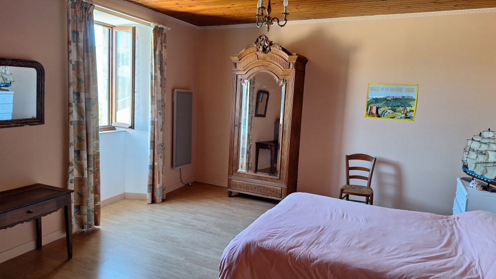 Maison en pierres 8 pièces - image 7
