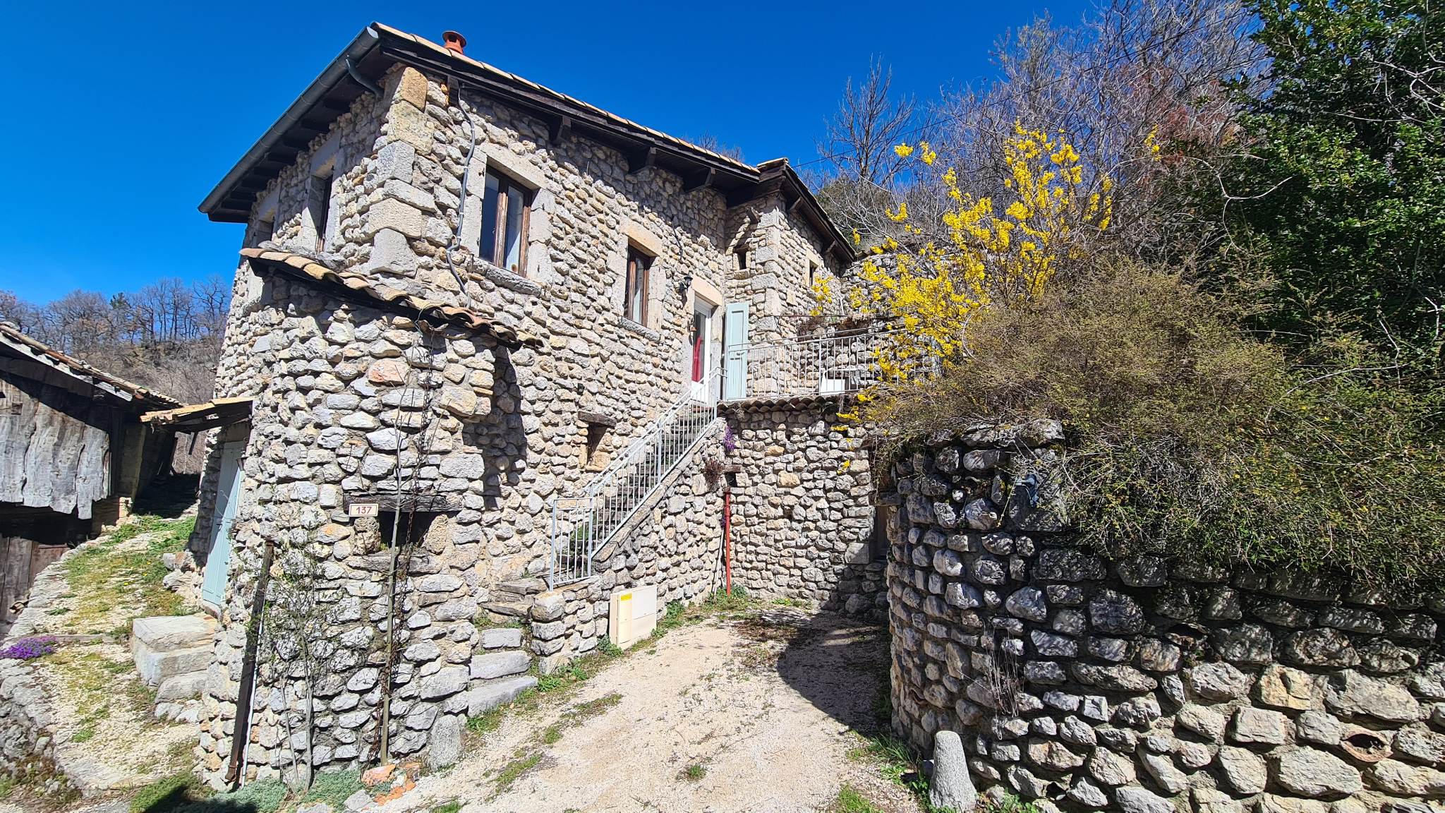Vente Maison en pierres 5 pièces26310