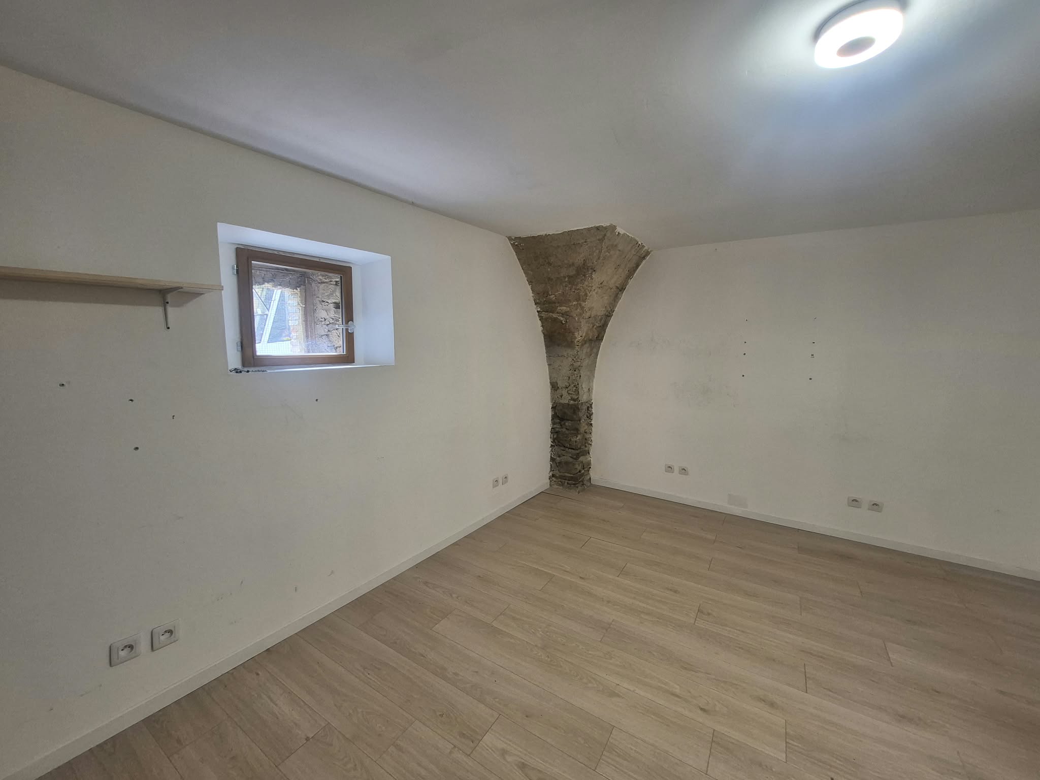 Maison en pierres 4 pièces - image 7