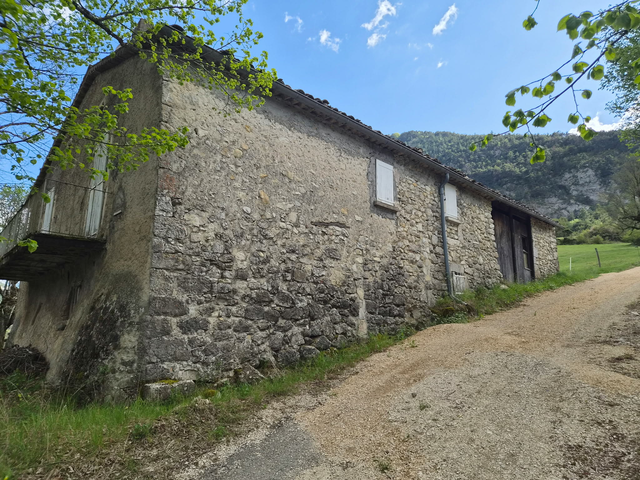 Maison en pierres 4 pièces - image 9