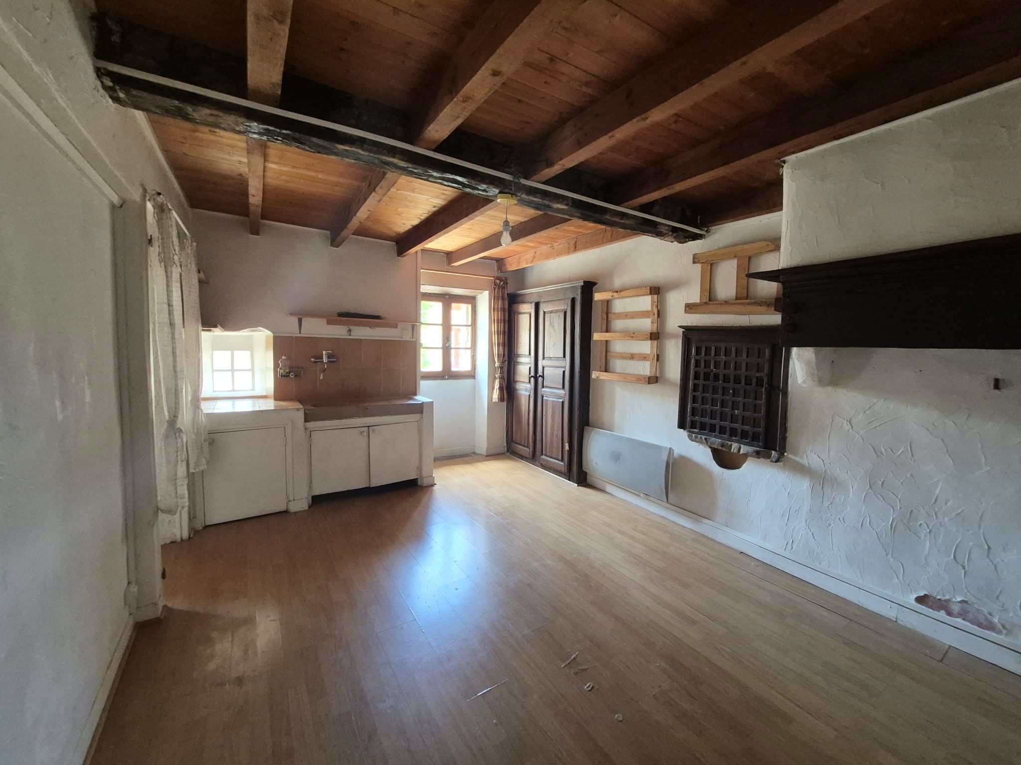 Maison en pierres 4 pièces - image 3