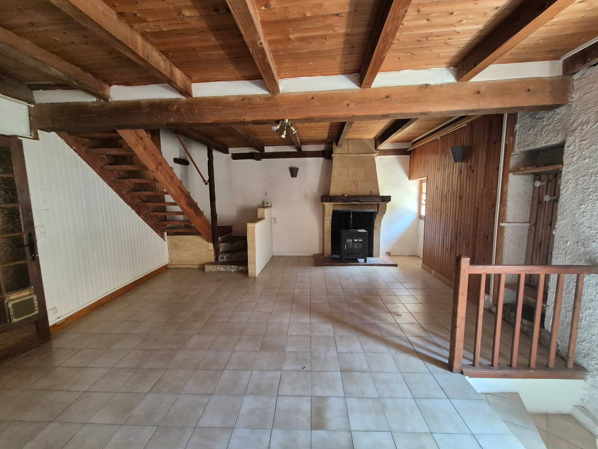 Maison en pierres 4 pièces - image 1