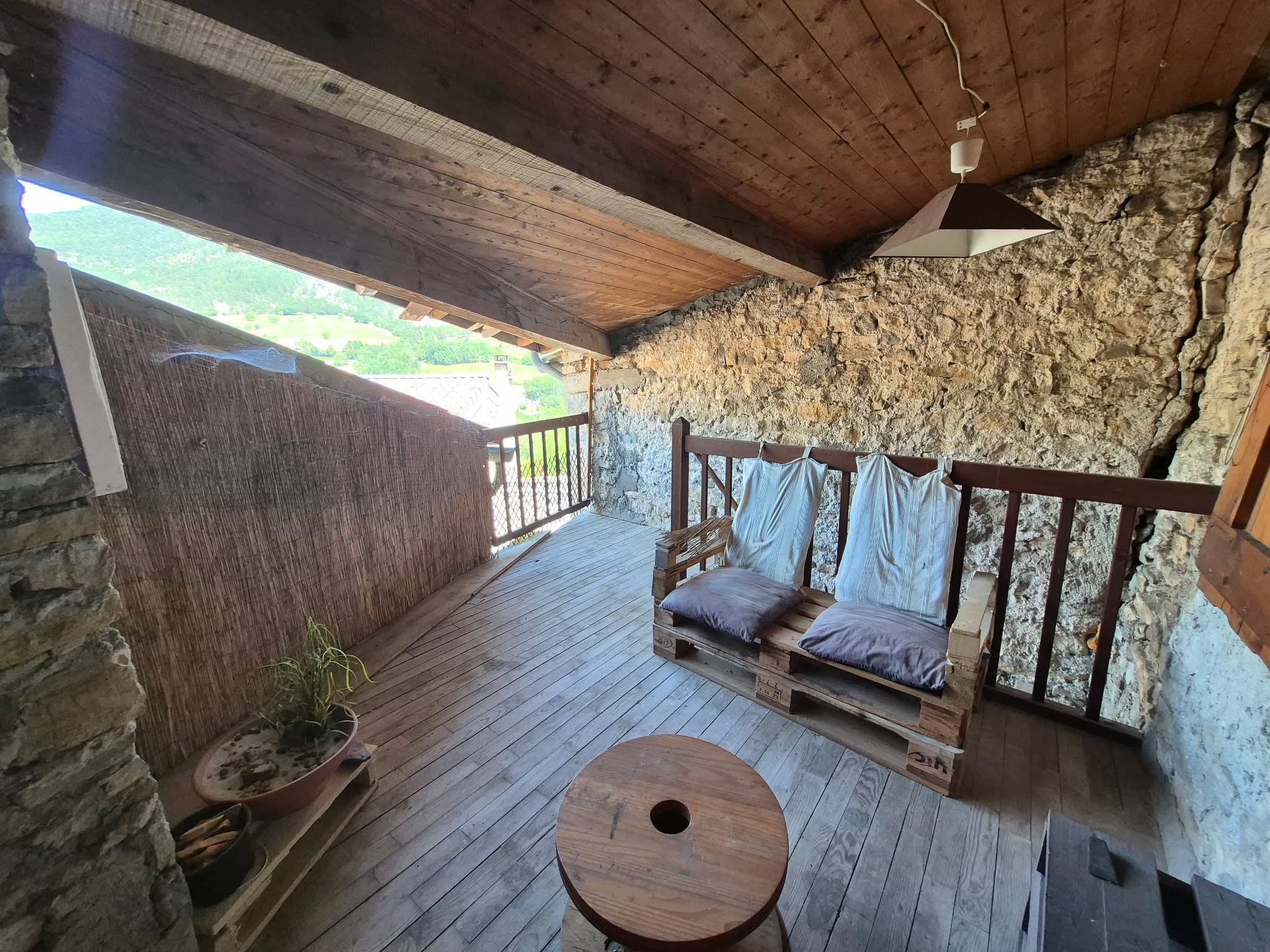 Maison en pierres 4 pièces - image 9