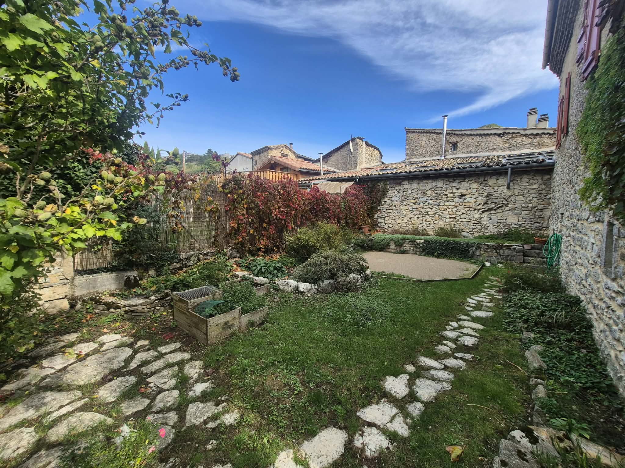 Maison en pierres 4 pièces - image 8