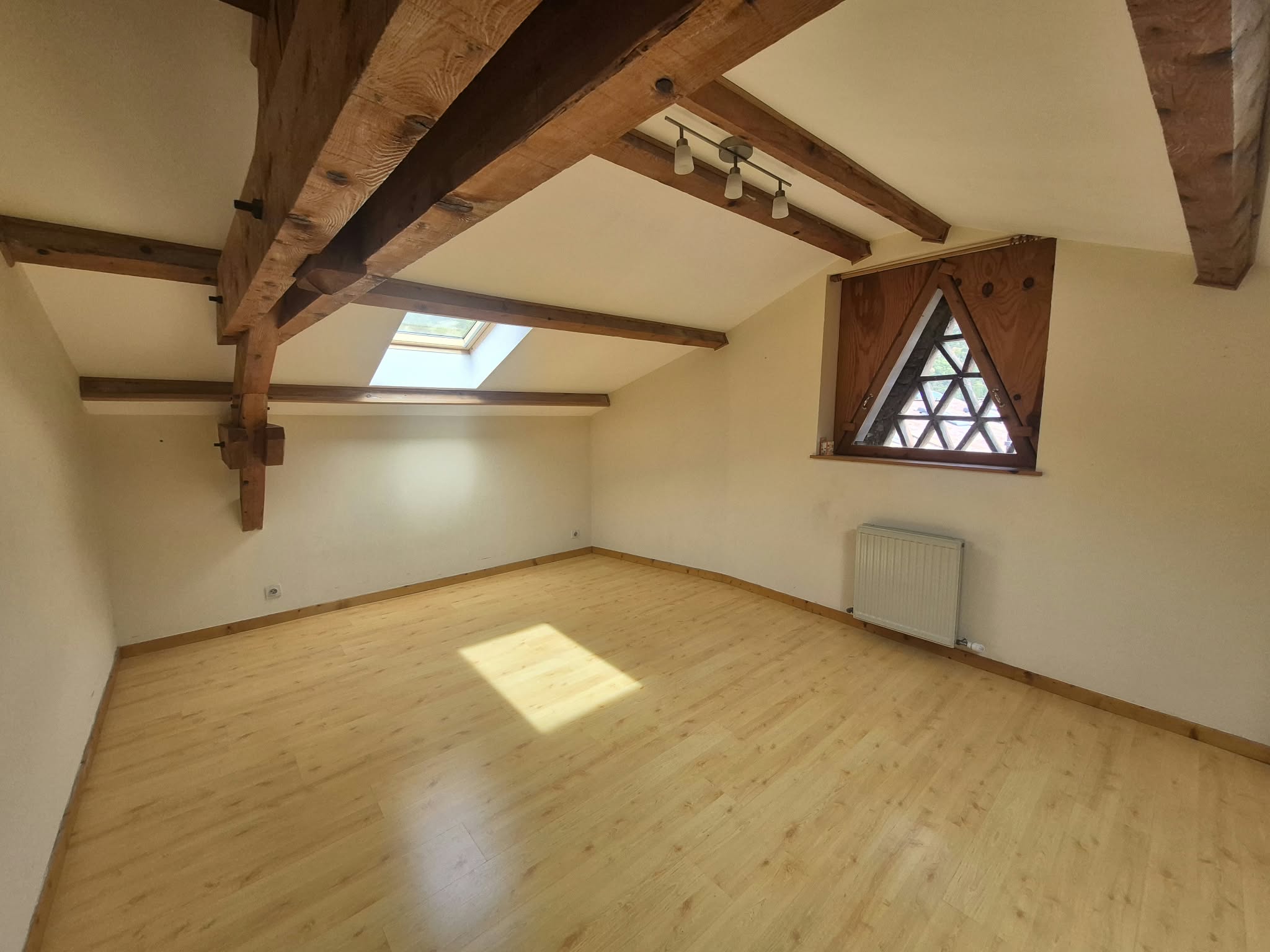 Maison en pierres 4 pièces - image 4