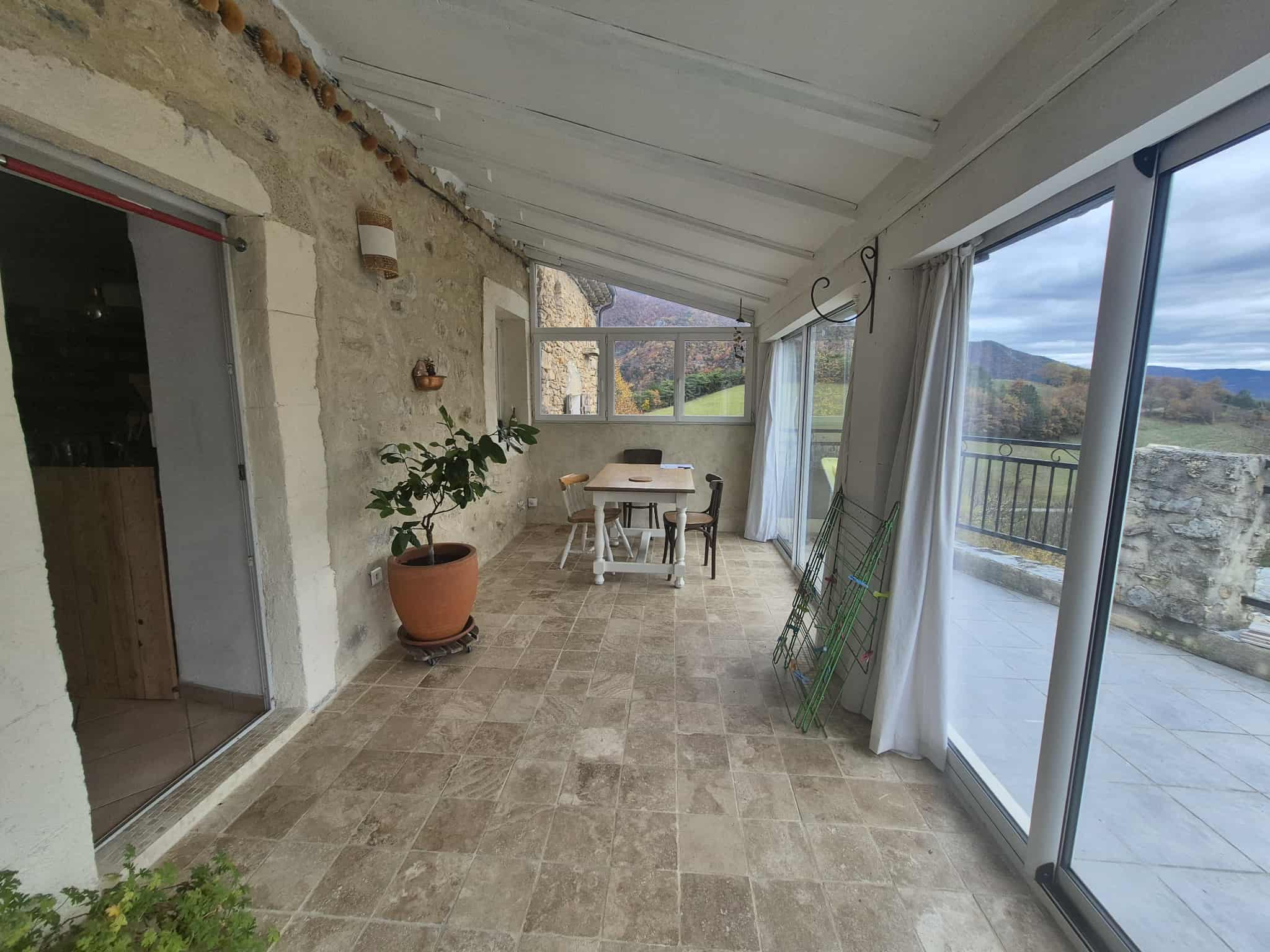 Maison en pierres 4 pièces - image 8