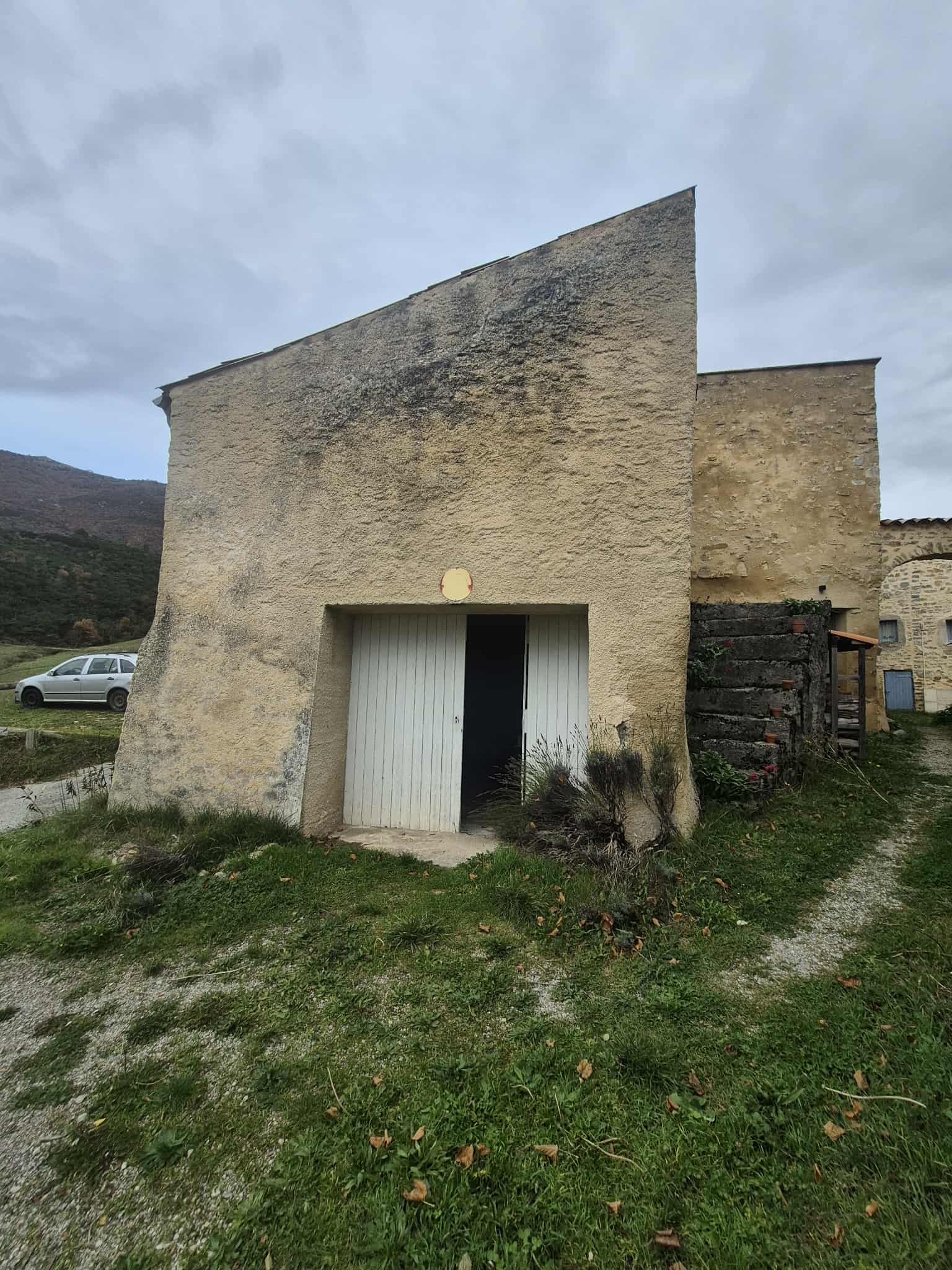 Maison en pierres 4 pièces - image 10