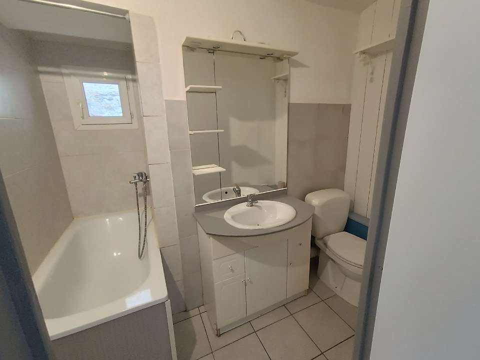 Appartement 3 pièces à Montélimar - image 4