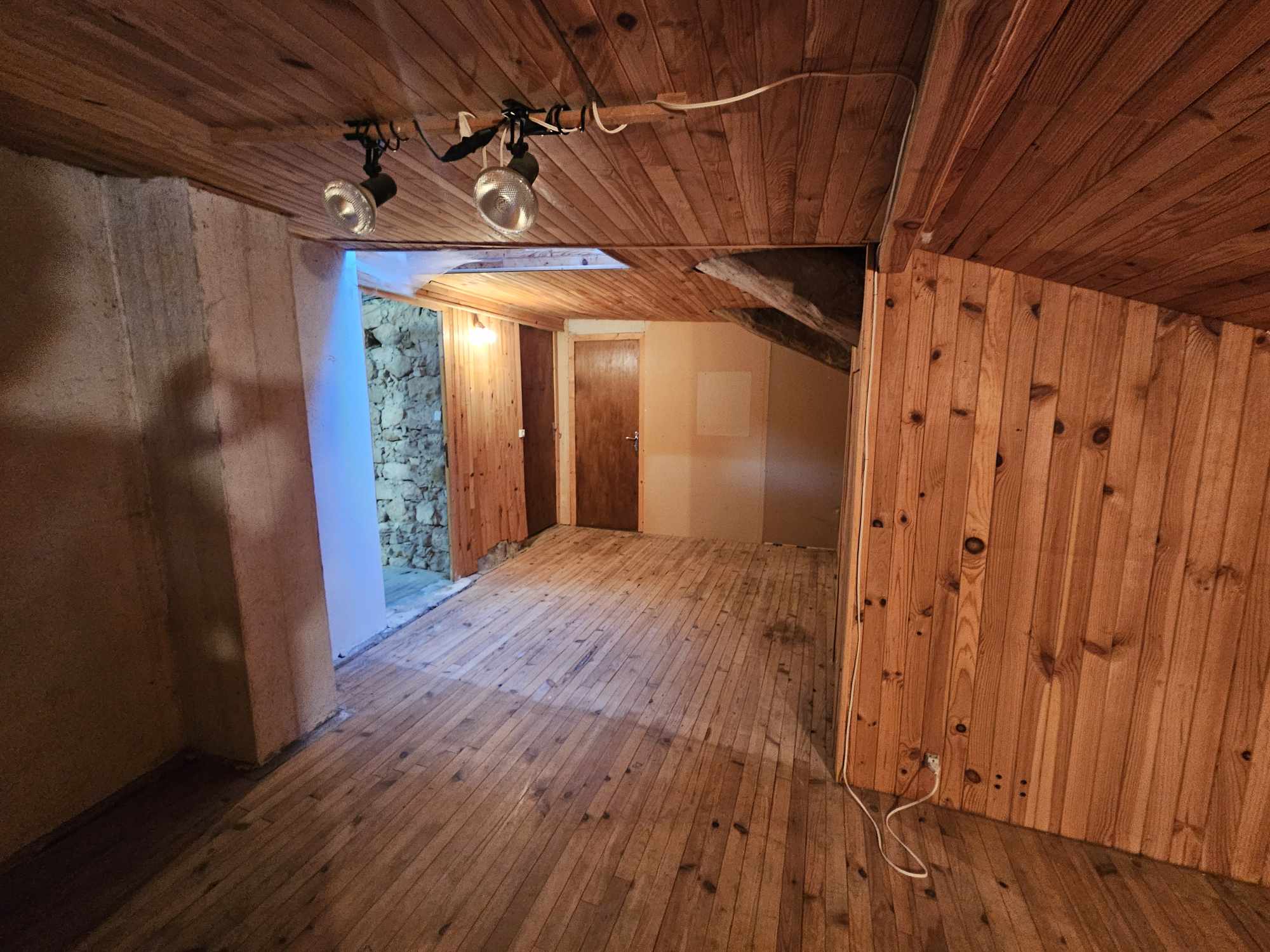 Maison en pierres 7 pièces - image 7