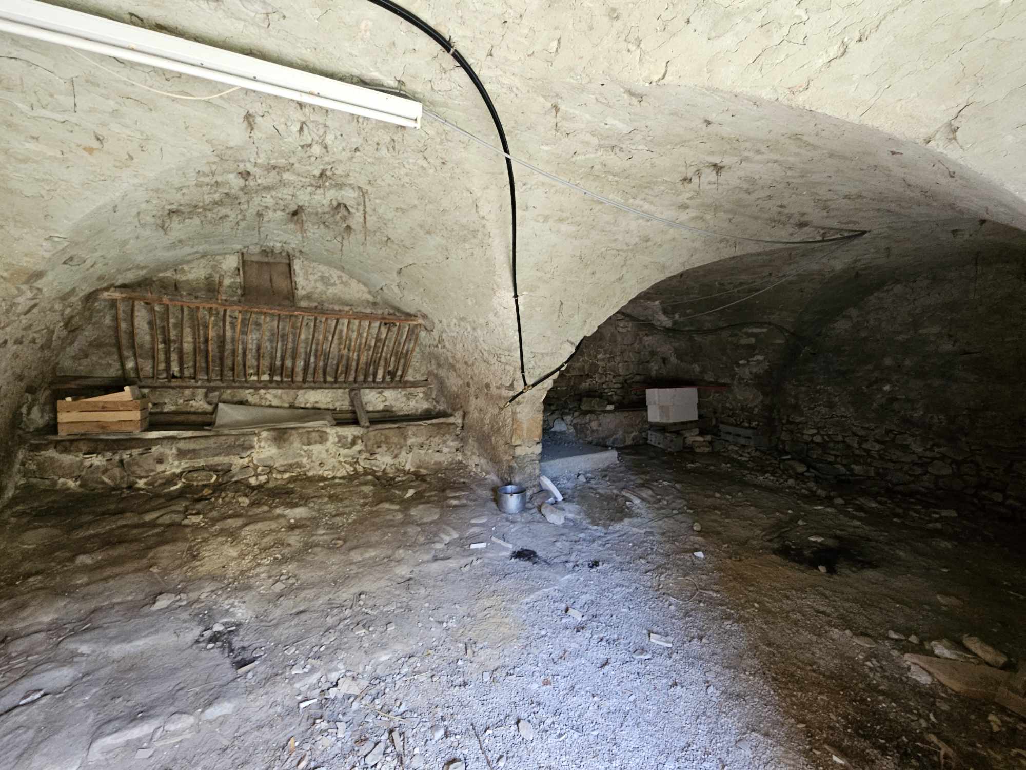 Maison en pierres 7 pièces - image 8