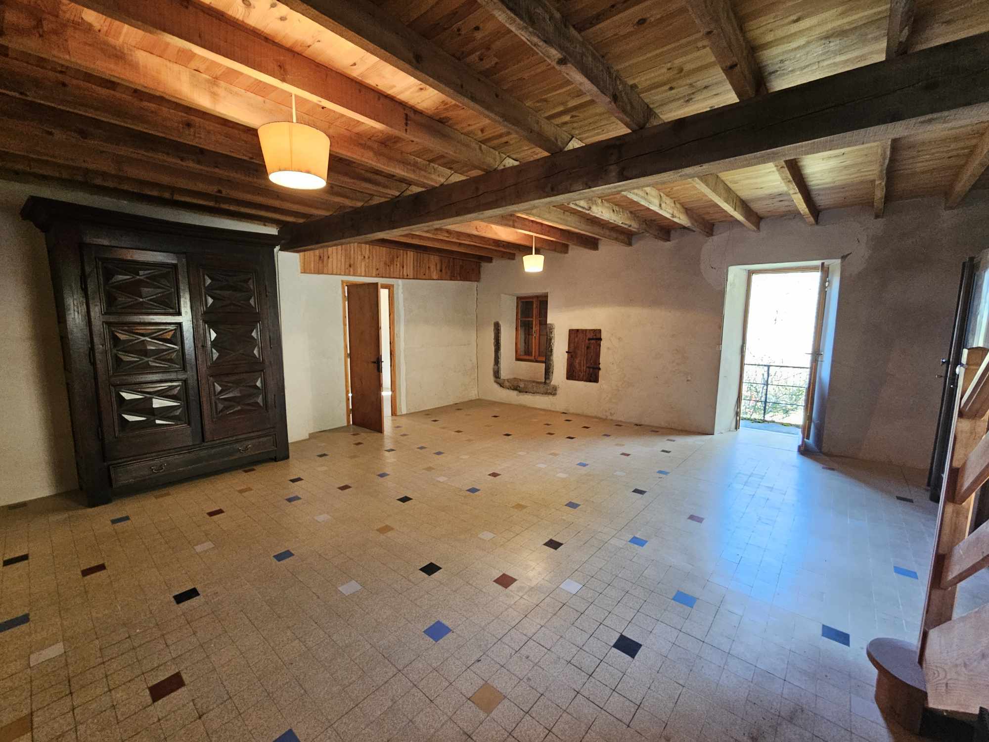 Maison en pierres 7 pièces - image 2