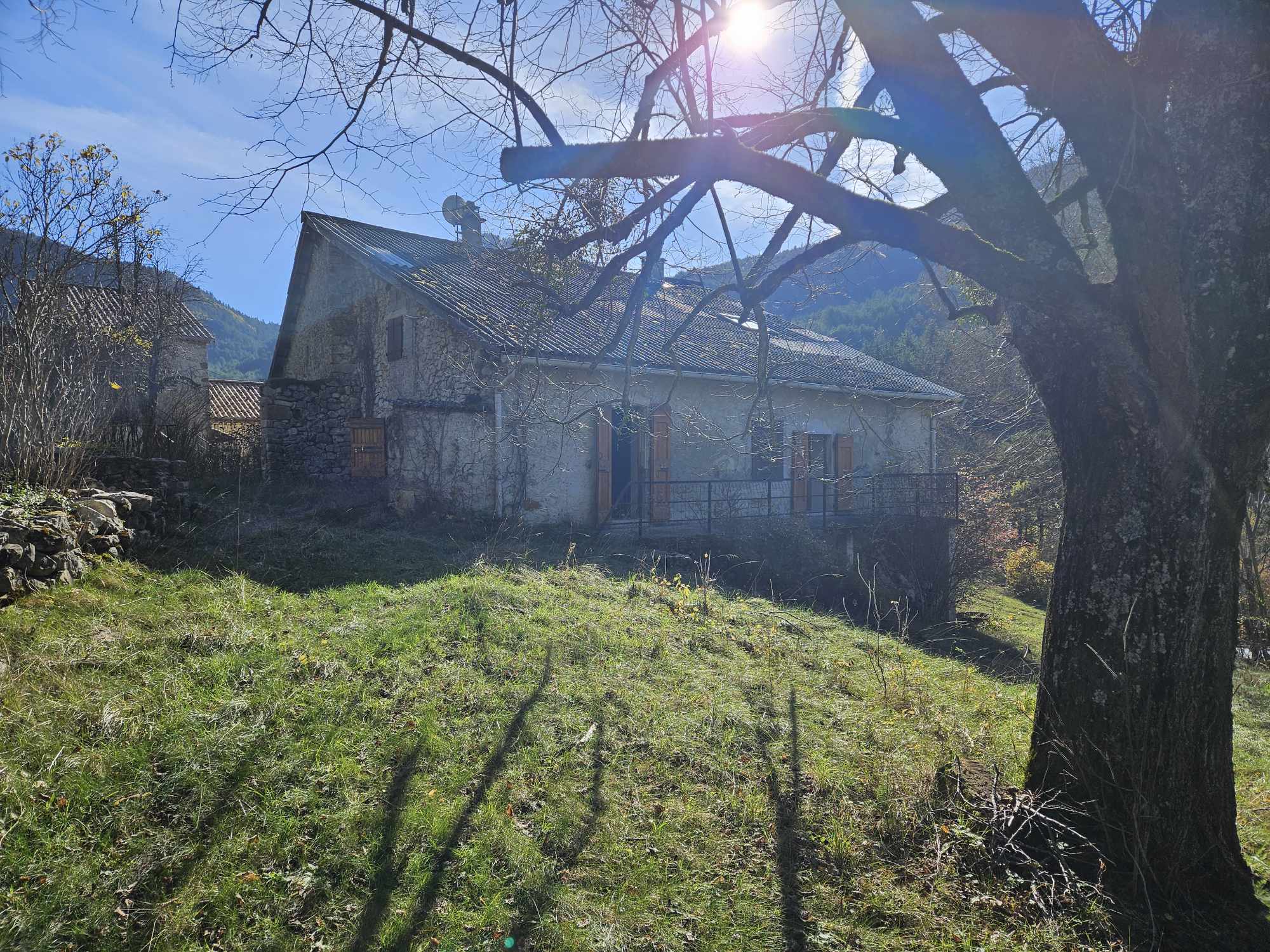 Maison en pierres 7 pièces - image 12