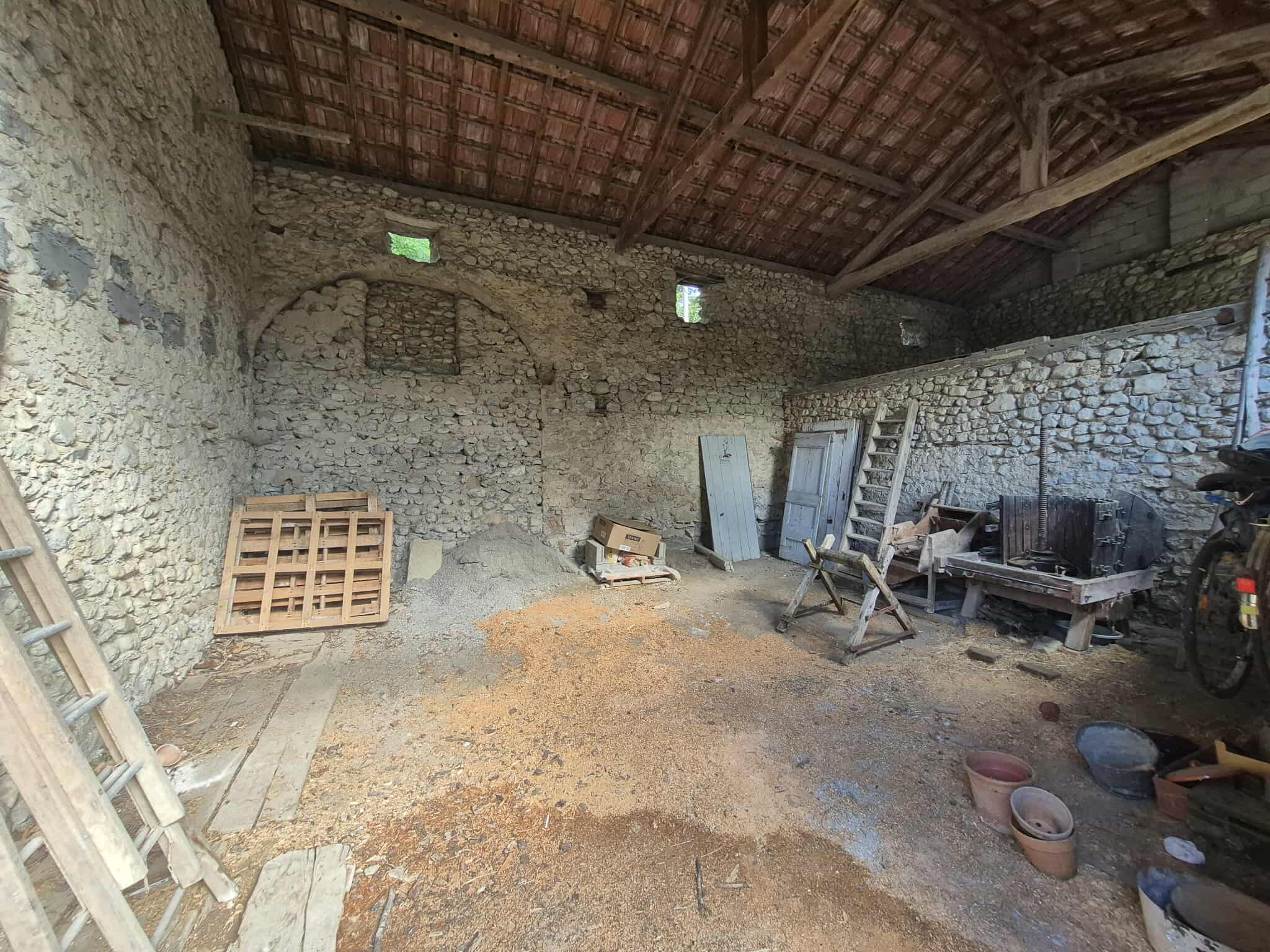 Maison en pierres 7 pièces - image 5