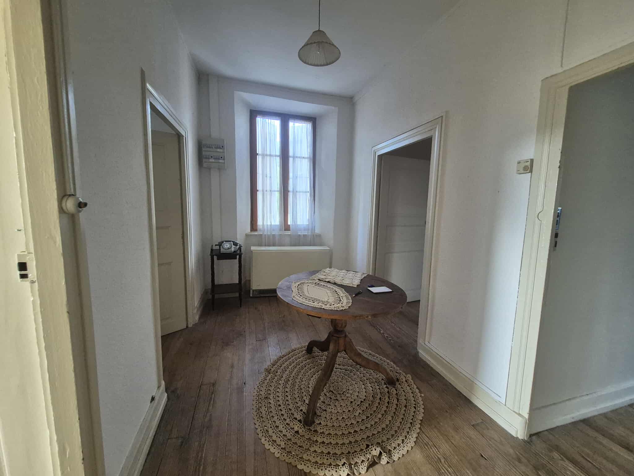 Maison en pierres 7 pièces - image 1