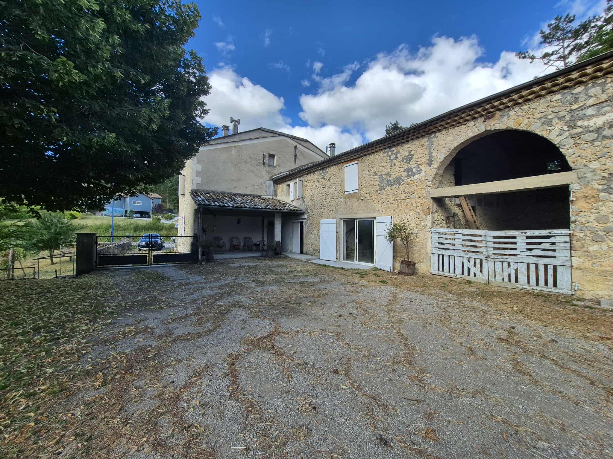 Maison en pierres 7 pièces - image 6