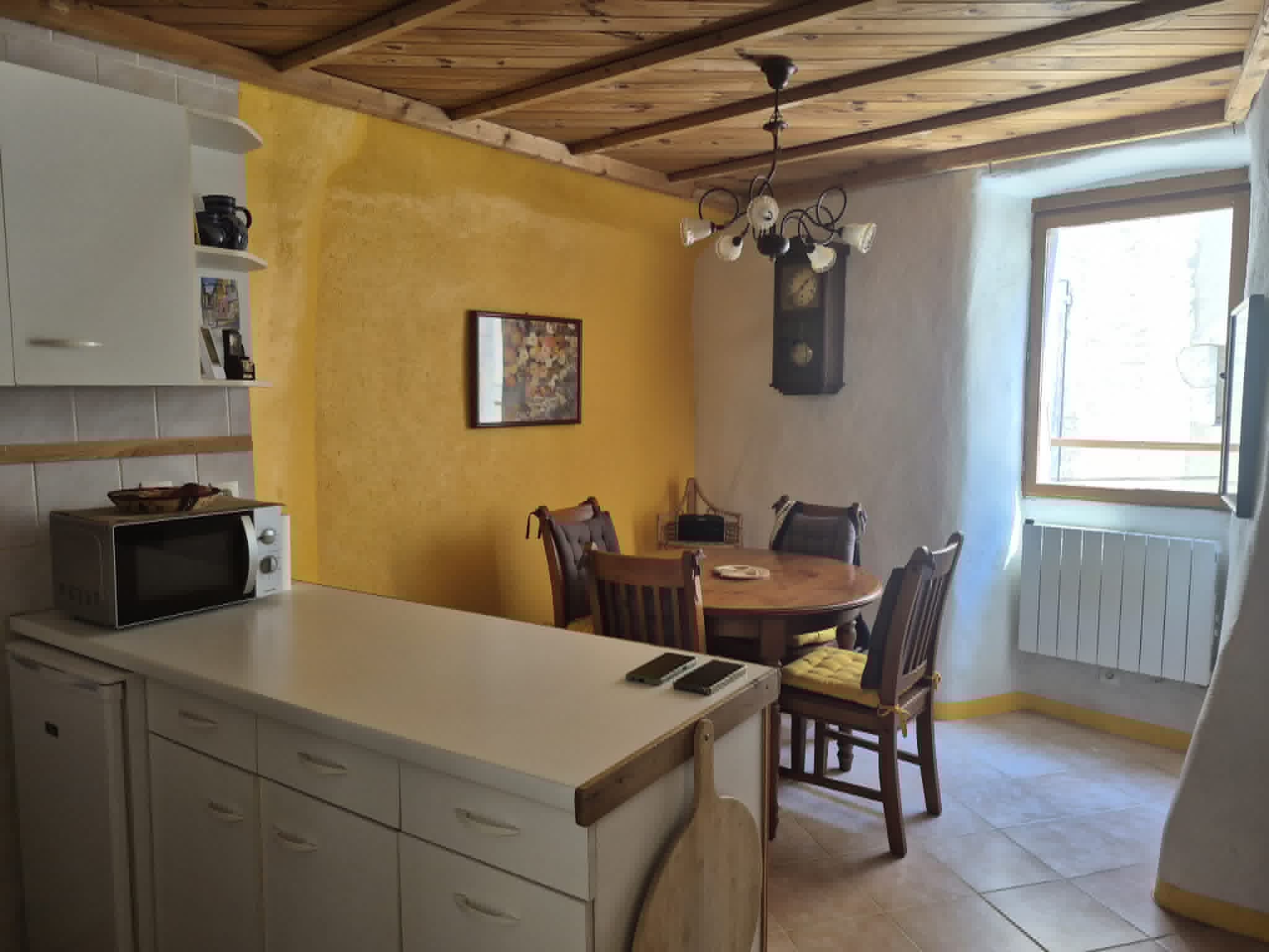 Maison en pierres 3 pièces - image 2